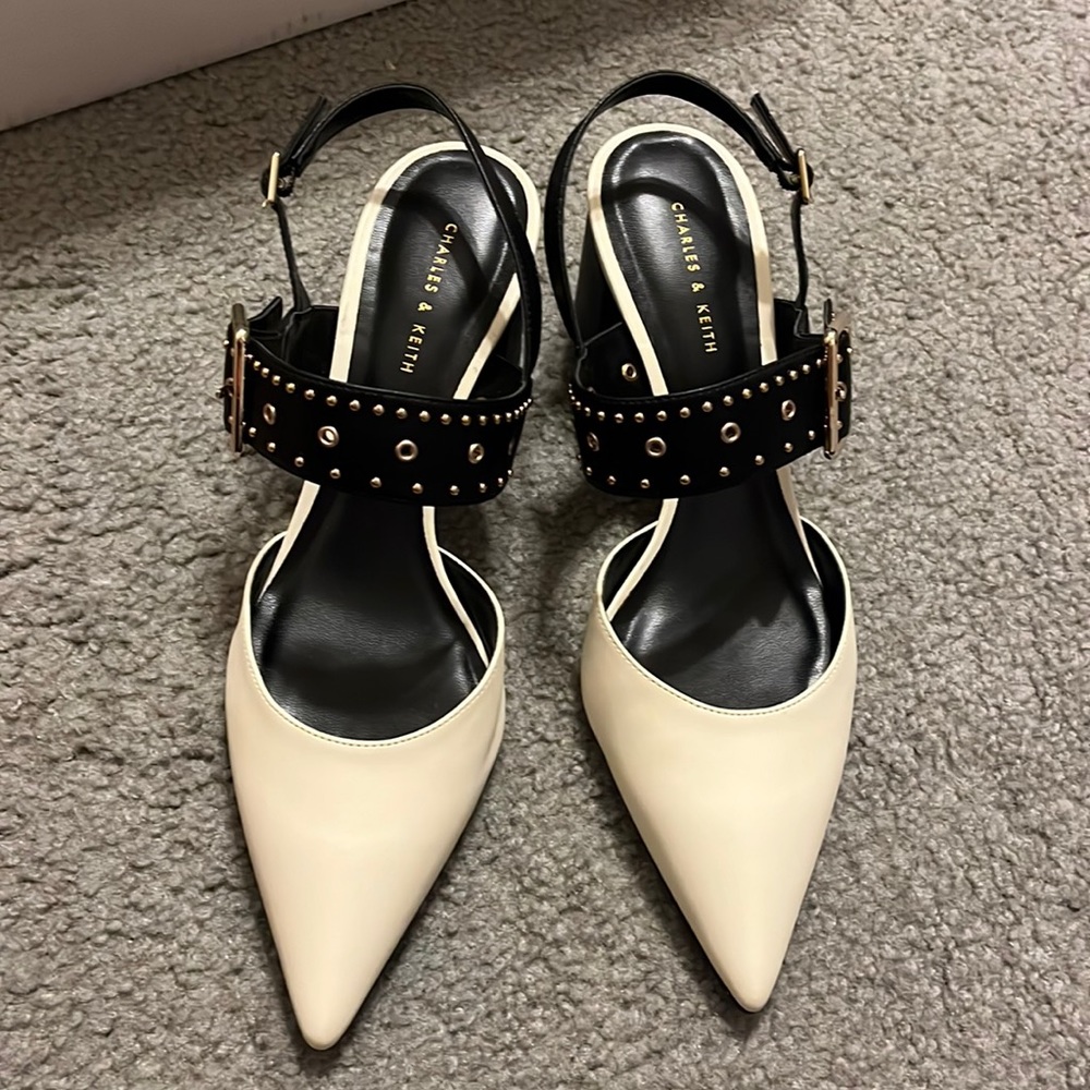 NEW WITHOUT TAG Charles & Keith high heel  sling back , size 40 (= us9) chalk